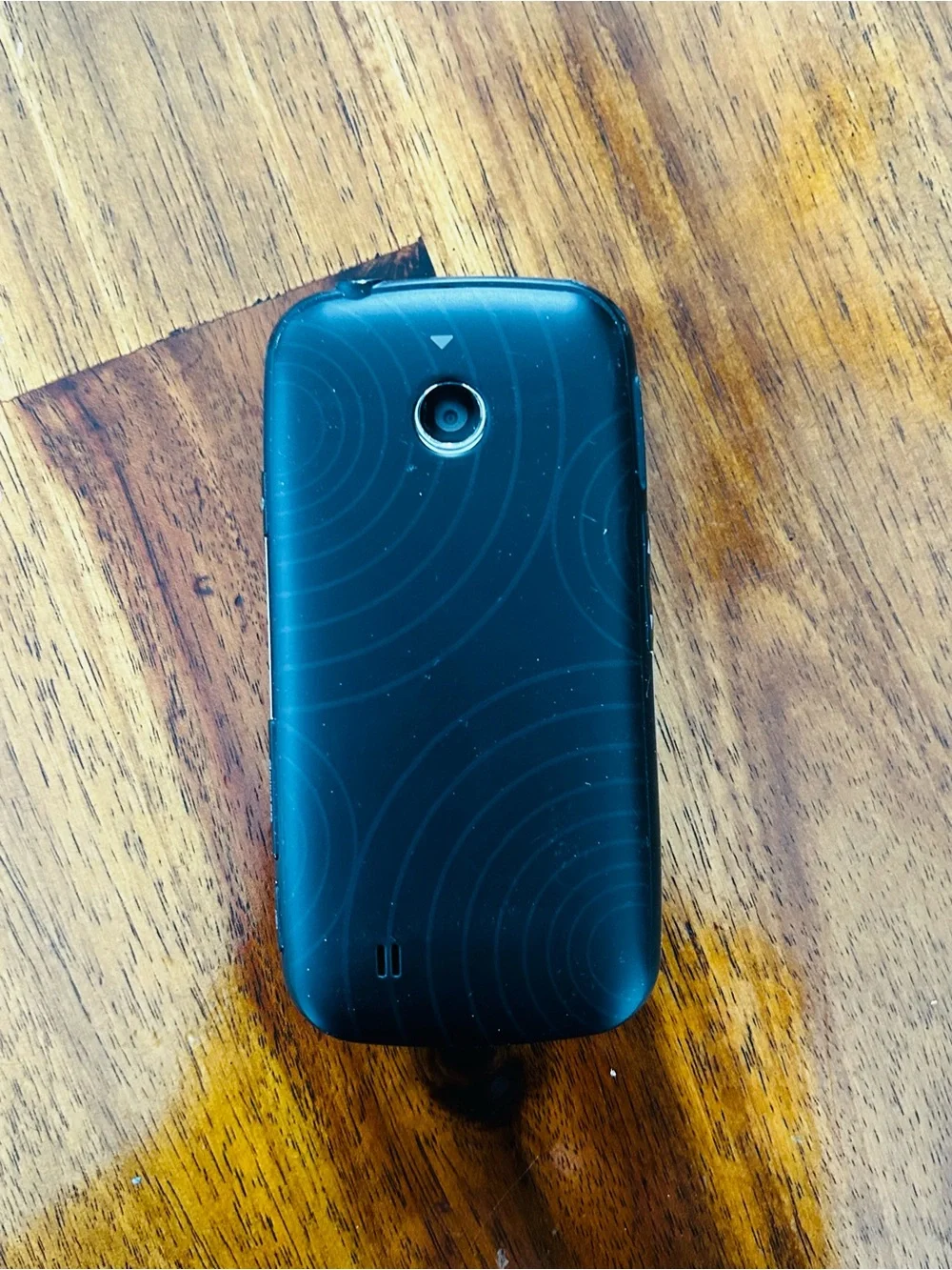 LG VN270 Black Touchscreen Slider Phone with Black Charger and Velcro Case